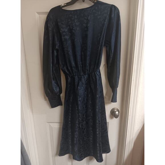 Chenault Dress, Women's Size Medium Blue Wrap Style, Silky, NWT - Picture 2 of 4